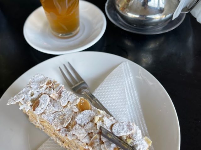 Ste Patisserie Cafe Galette De Neige - Rabat - +212 5377-04614