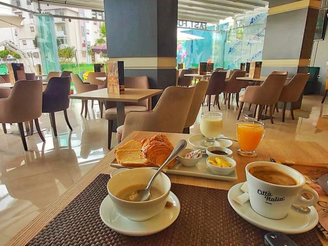 Café-Restaurant Calmas - El Jadida - +212 80-8567640