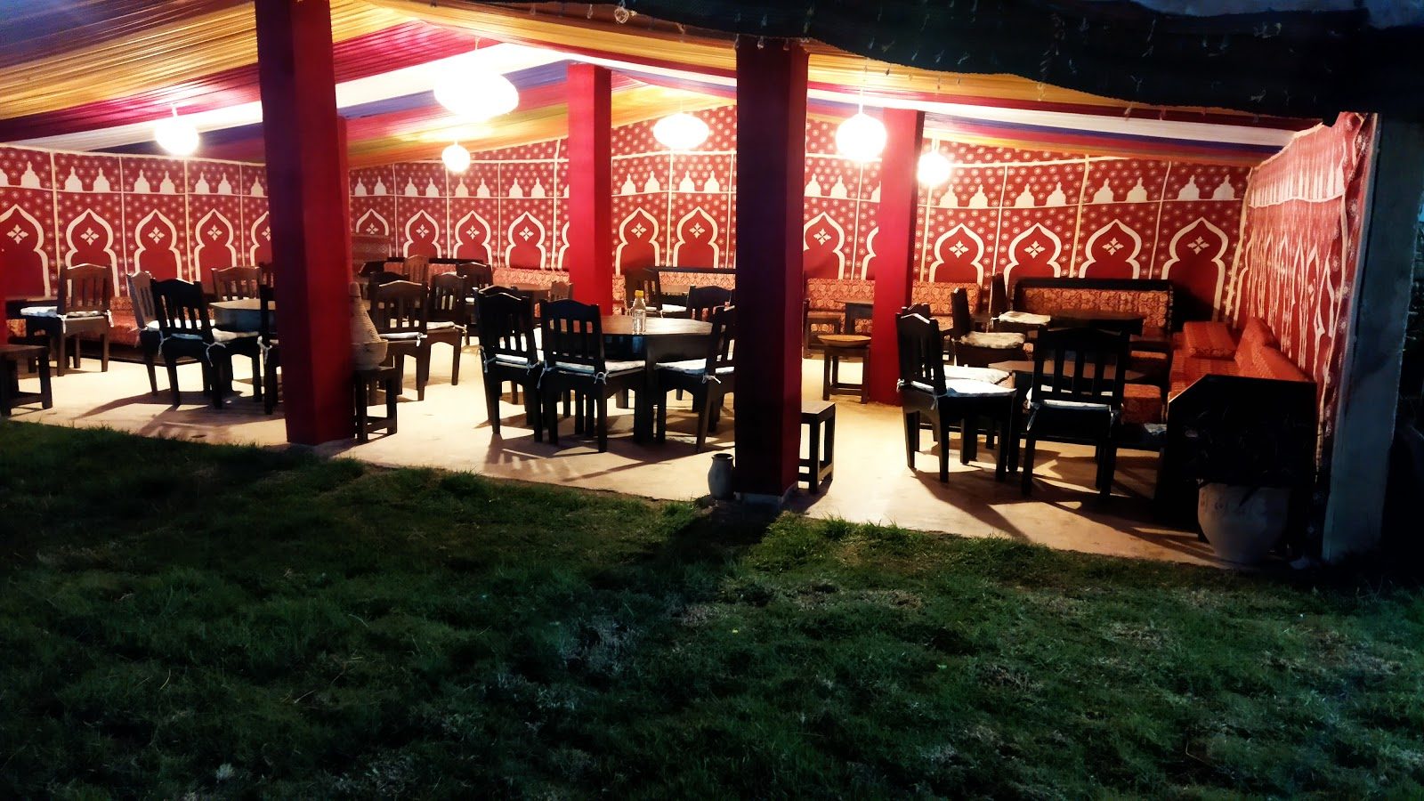 La Table D'amjrar - El-Hajeb
