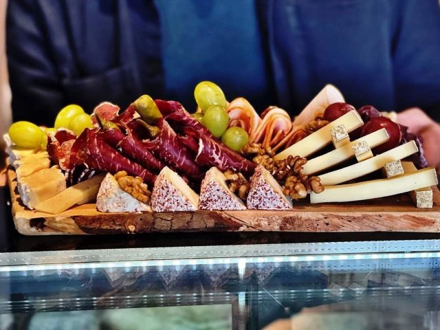 GUSTUS épicerie fine et traiteur - Tamaris - +212 665-442910