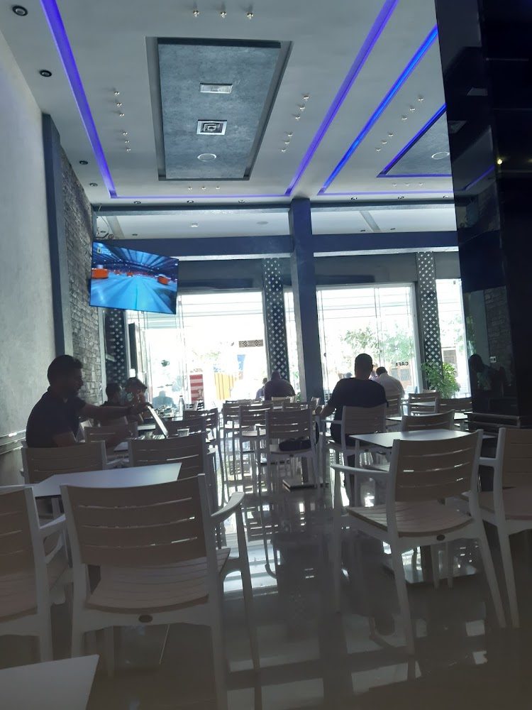Cafe de Vie - Tazaa