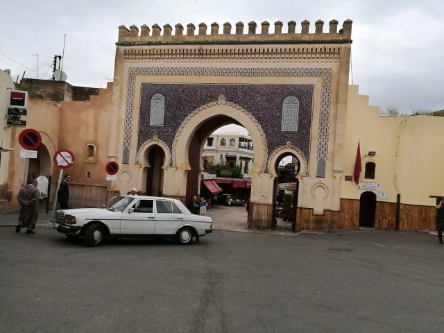 Riad Blanc de Fes - Maison d'hotes en médina de Fes - Fès - +33 6 58 18 17 42