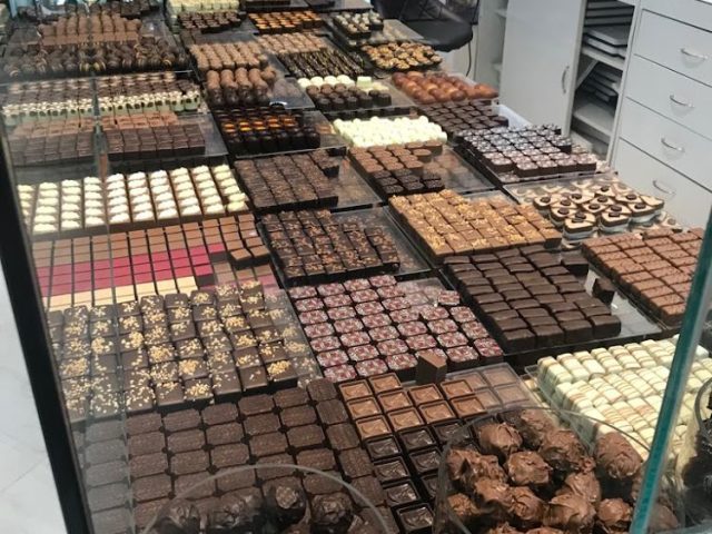 Chocolats Château blanc - Casablanca - +212 5222-30313