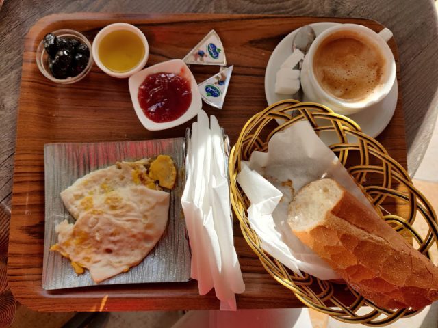 Cafe Tifinar - Fès - +212 5357-40986