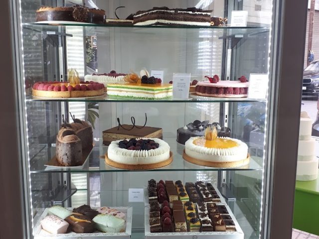 Bloomy cake triangle d'or - Casablanca - +212 661-251035