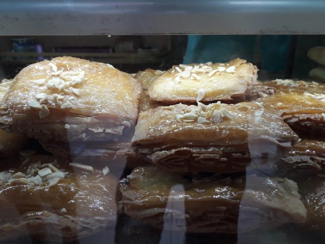 مخبزة وحلويات البر (al borr) - Tanger - +212 624-769763