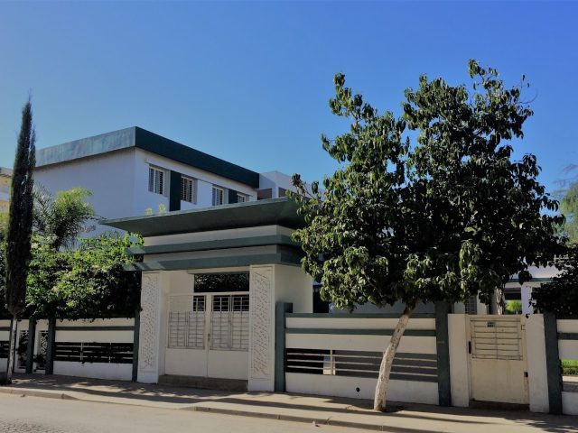 LYCEE QUALIFIANT OMAR IBN KHATTAB - Ksar El-Kébir -