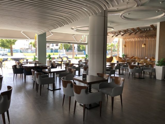 Cafe Paris - Cabo Negro - +212 655-824713