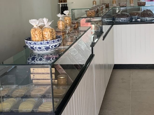 La Traditionnelle Patisserie et Salon de The pour Femmes - Casablanca - +212 677-030471