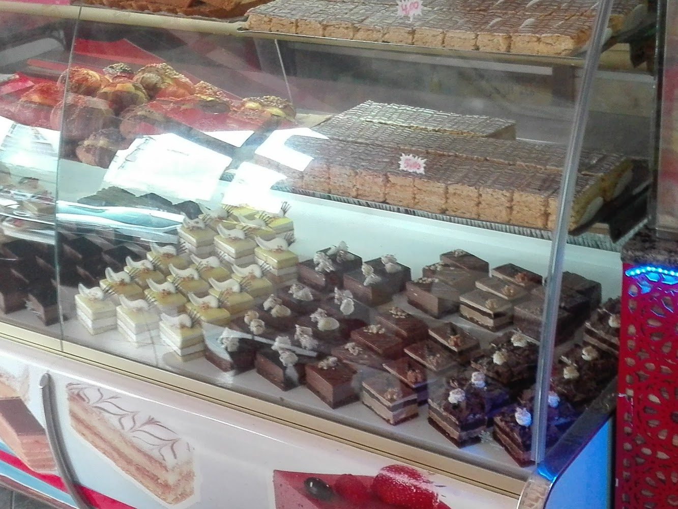 Cafe Amsterdam - Tazaa