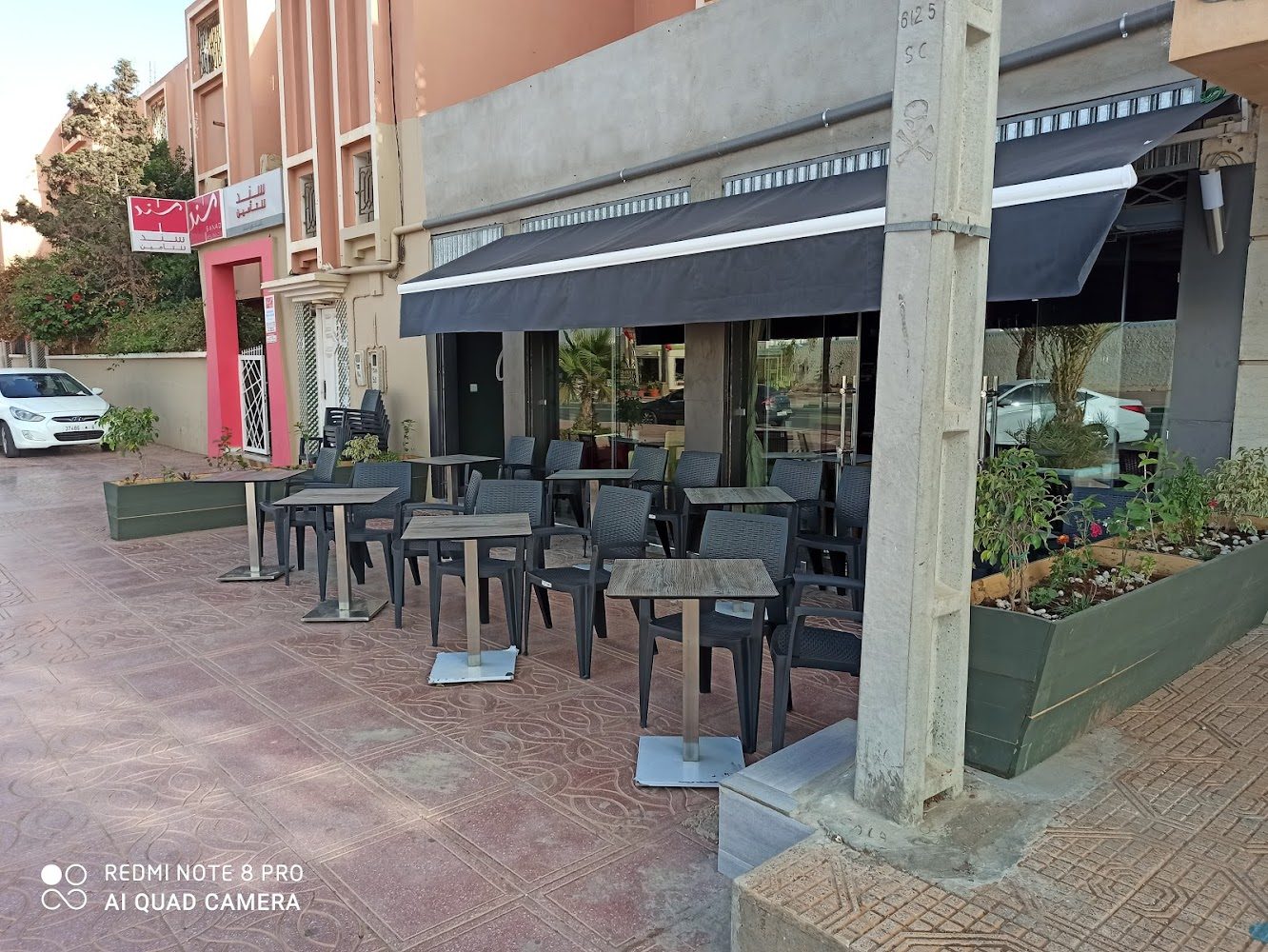 Café Charlie - Tan-Tan