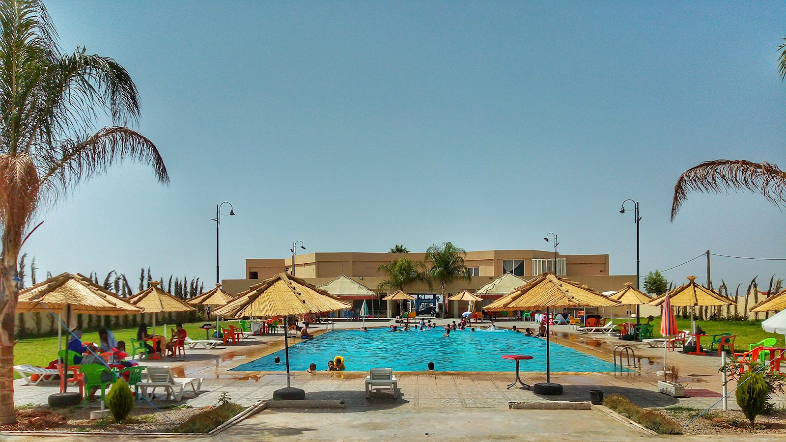 Station Petrom Aicha Salle Des Fêtes Piscine - Béni Mellal