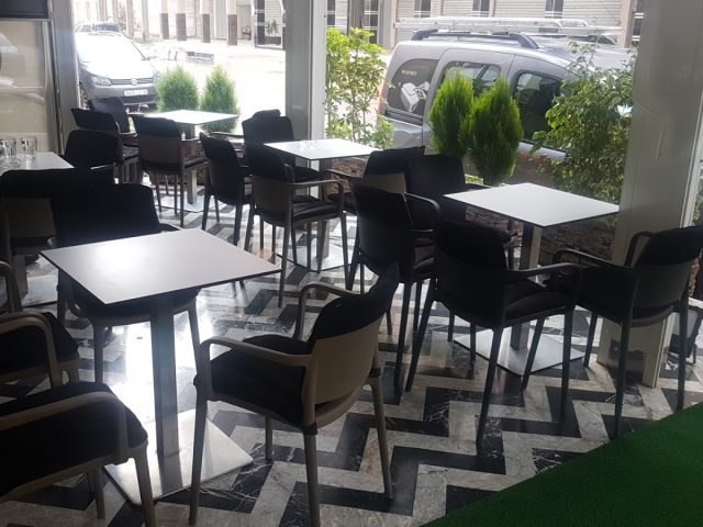 CAFE HOLA - Fès - +212 5357-65686