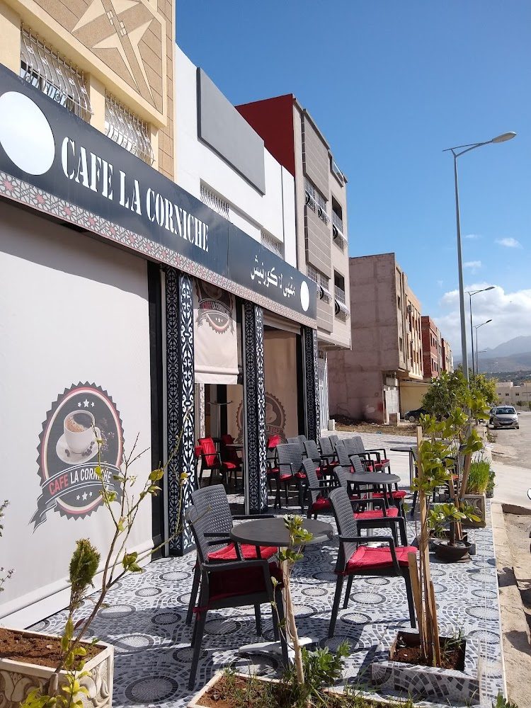 Café La Corniche مقهى لاكورنيش - Tazaa
