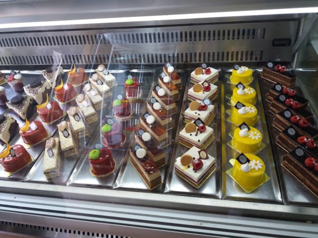 Haloui Patisserie - Tanger - +212 5399-44923
