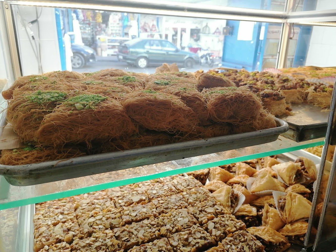 طاهر للحلويات السورية - Safi