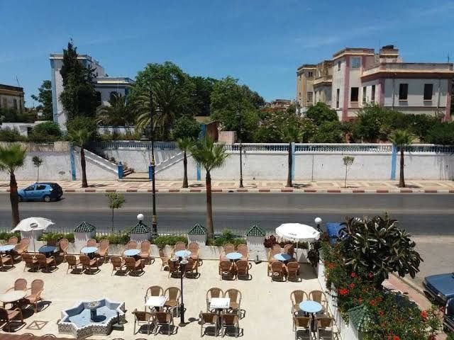 Cafe Hotel Choumis Sa (Hadj Messoud Ahmed Standard) - Larache - +212 5395-01429