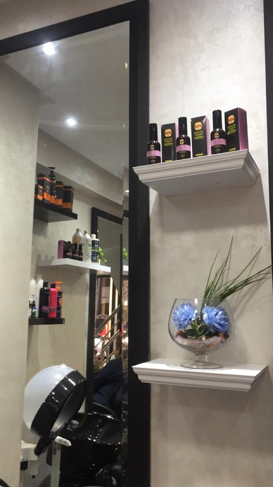 Salon Elegance