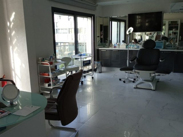 Dermatologue Esthetique Dr. Ahmad Daaboul - Casablanca - +212 5222-12131