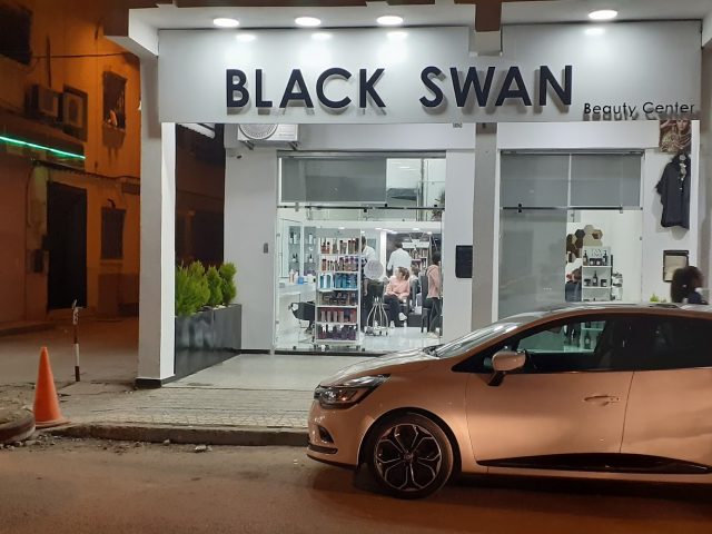 Black Swan - Fès - +212 650-159620