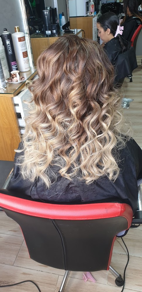 Salon Tawanza