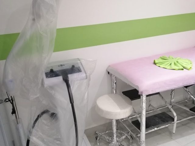 مركز الياقوت للحلاقة والتجميل وتنكيف العرائس