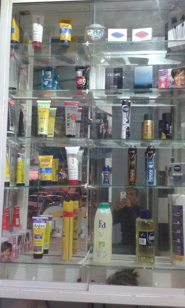 Salon Barcelonne Chez Said - Sidi Allal el Bahraoui