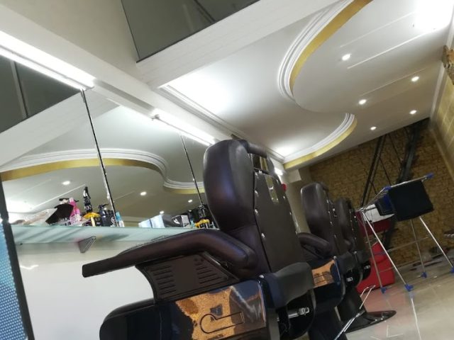 Salon de coiffure barbe d'or - Meknès - +212 658-099853