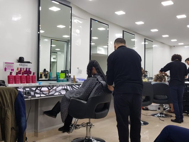 Salon de coiffure et esthétique à Casablanca L'ambassade - Casablanca - +212 5228-65556