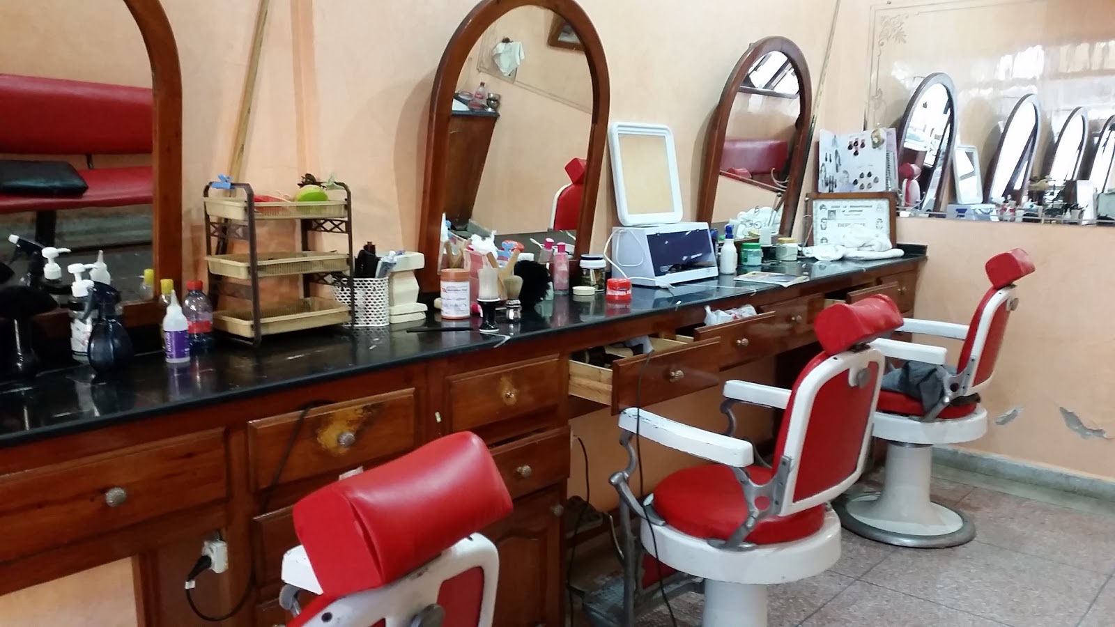 Salon De Coiffure Daoud صالون حلاقة داوود