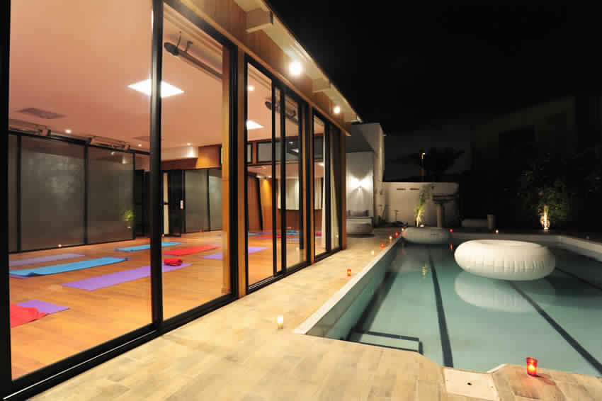 Om Yoga Tahiti Beach Casablanca