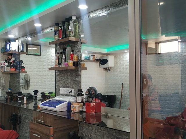 SALON TAFOUKT BARBERSHOP "The SUN" - Tamanar - +212 626-106381
