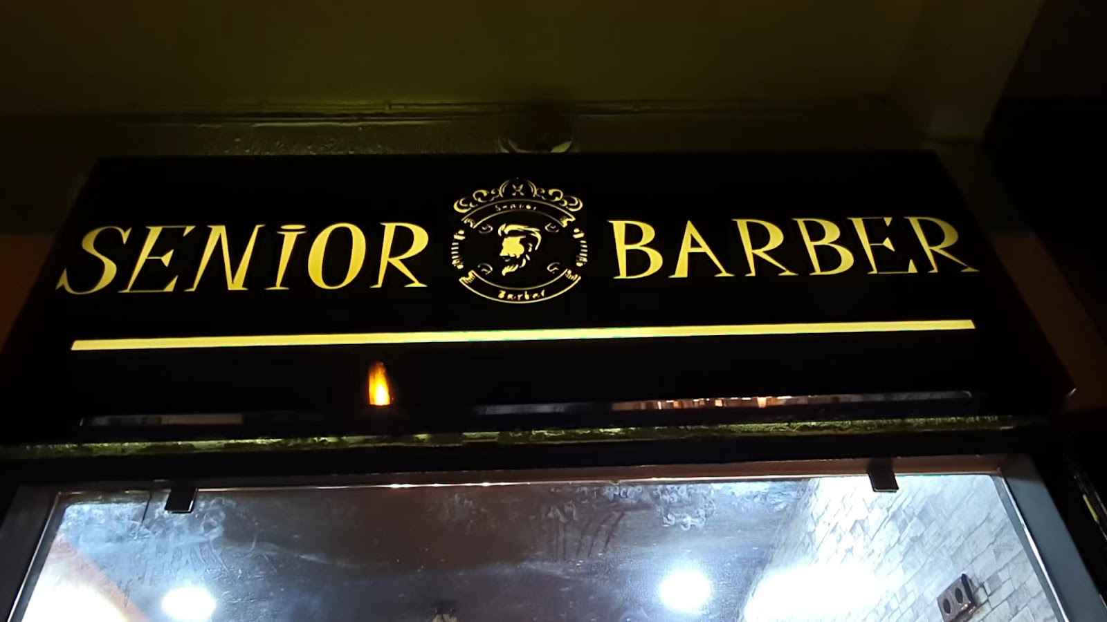 SENIOR BARBER