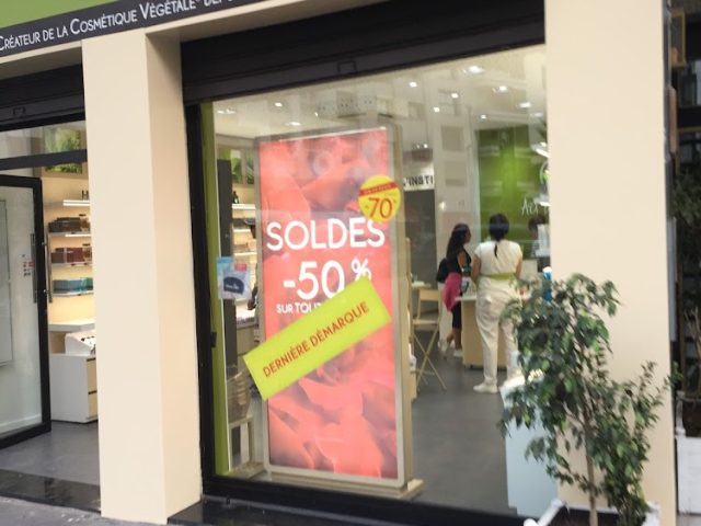 Yves Rocher Émile Zola - Casablanca - +212 667-237384