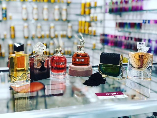 رواق العطور - Fès - +212 658-567727