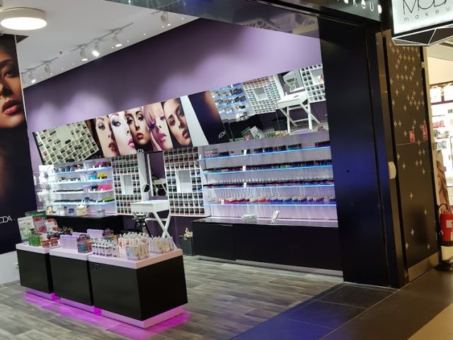Moda Makeup