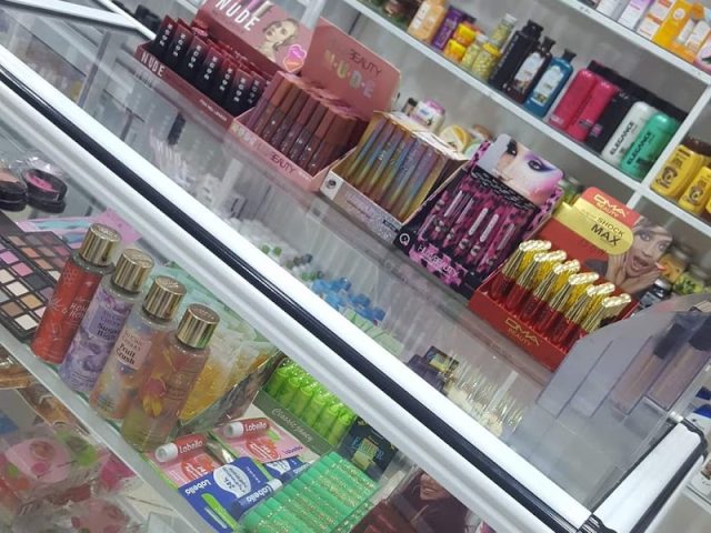 store makeup - قصبة تادلة، - +212 606-538145