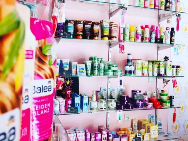 Mouna Makeup Store - Tanger - +212 666-431559