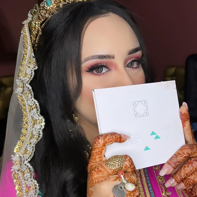 Makeup Artist Ghizlane Chez Salon Gold