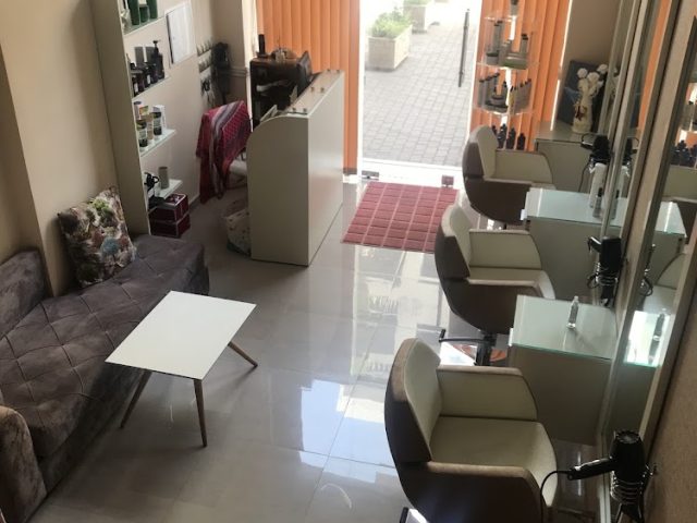 Mèche en l’hair - Casablanca - +212 5223-62440