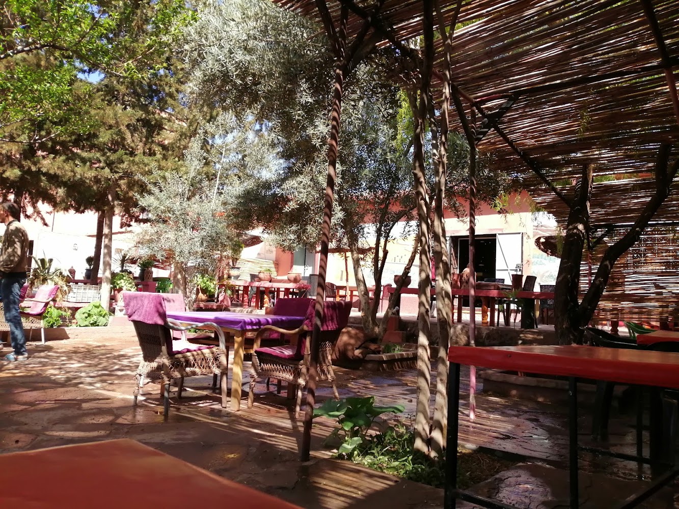 HOTEL CAFE RESTAURANT AITATTA