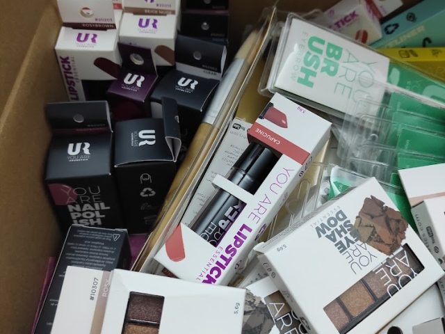 You Are Cosmetics -  - +33 3 28 24 02 40