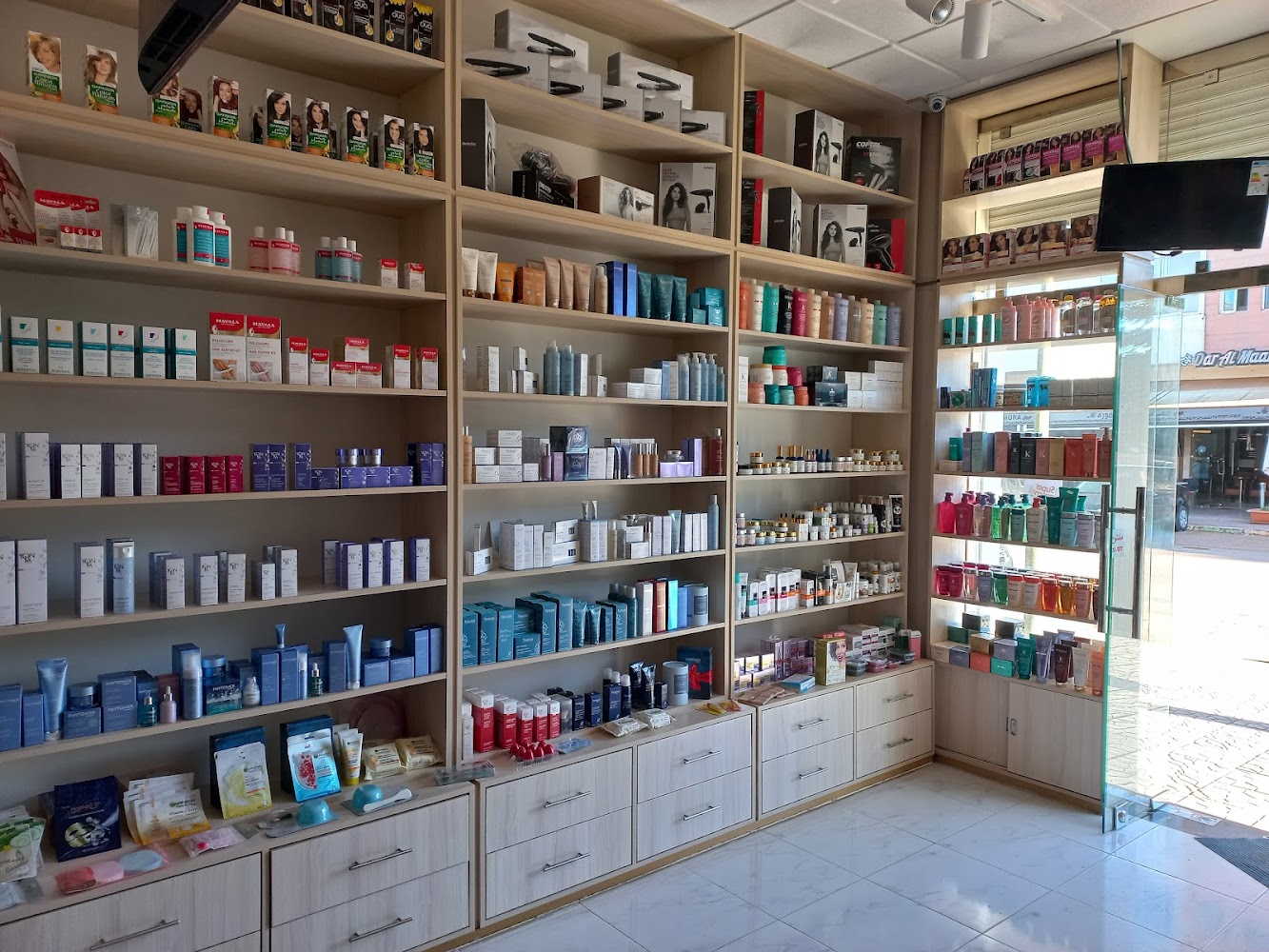 MN.ONE cosmetics