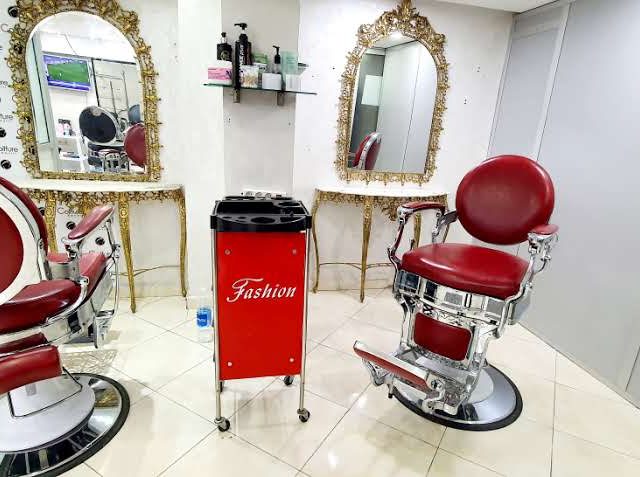 صالون حلاقة للنساء والرجال - El Jadida - +212 655-233492