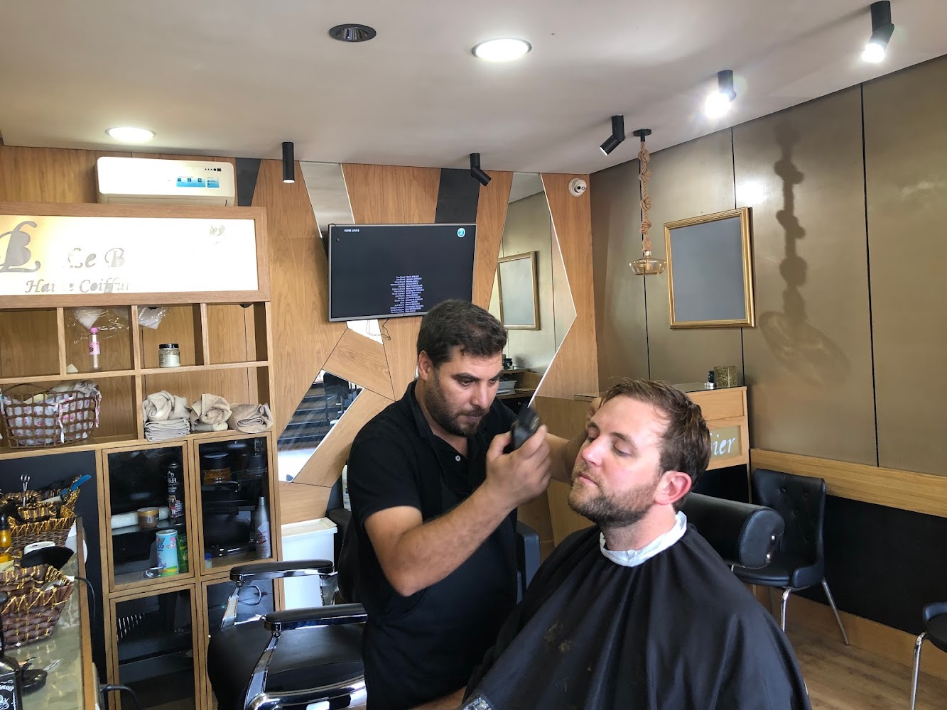 Salon Le Barbier Haute Coiffure Pour Hommes