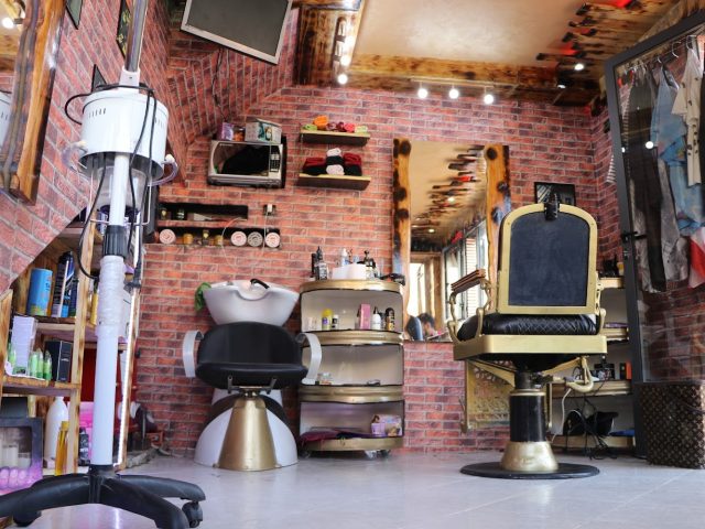 Black house salon de coiffure homme et femme - Oujda - +212 698-208148