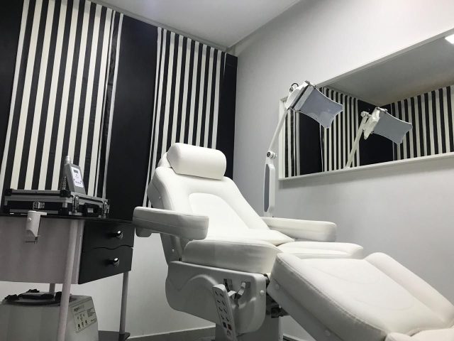 Dr Wassila Boumlil Dermatologue - Cabinet de dermatologie - Benslimane - +212 5232-93939