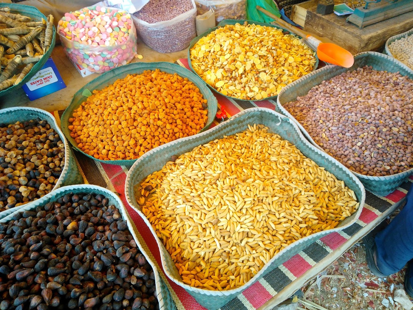 Souk Hebdomadaire Lundi  - Et Thine Riate