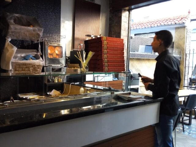 Snack Amsterdam - Chefchaouen - +212 5399-89123