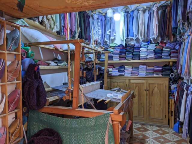 hand weaving art by mustapha benaziz - Marrakech - +212 5243-87993